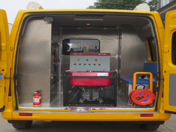 上汽大通輕客型救險車